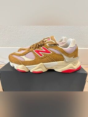 New in Box New Balance 9060 Grade School